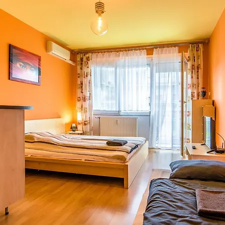 Apartment Orange Studio